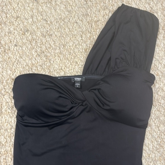 Express Silky One Shoulder Twist Thong Bodysuit With Removable Cups size M black - Picture 3 of 5